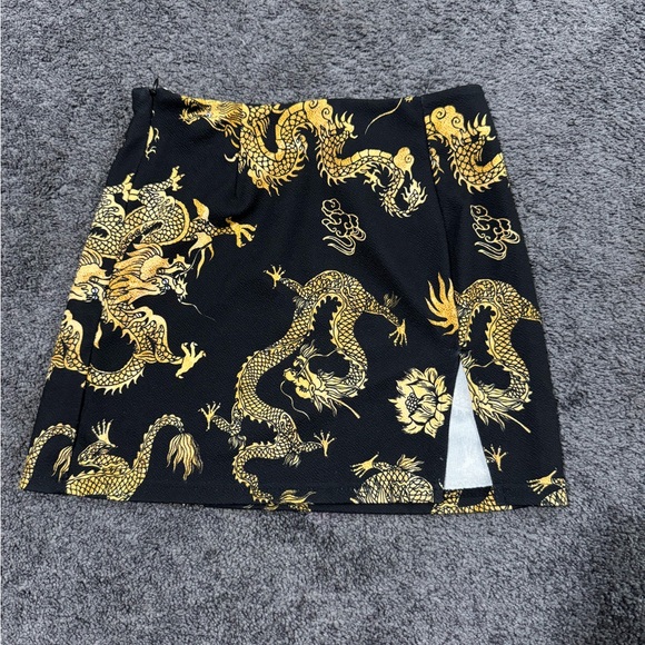 SHEIN Black and Gold Dragon Pattern Skirt - Picture 1 of 3